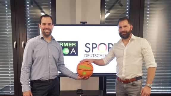 Christian Krings, Geschäftsführer der BARMER 2. Basketball Bundesliga und Björn Beinhauer, Geschäftsführender Gesellschafter der DOSB New Media GmbH.